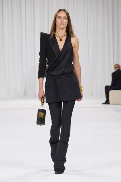 Look 28